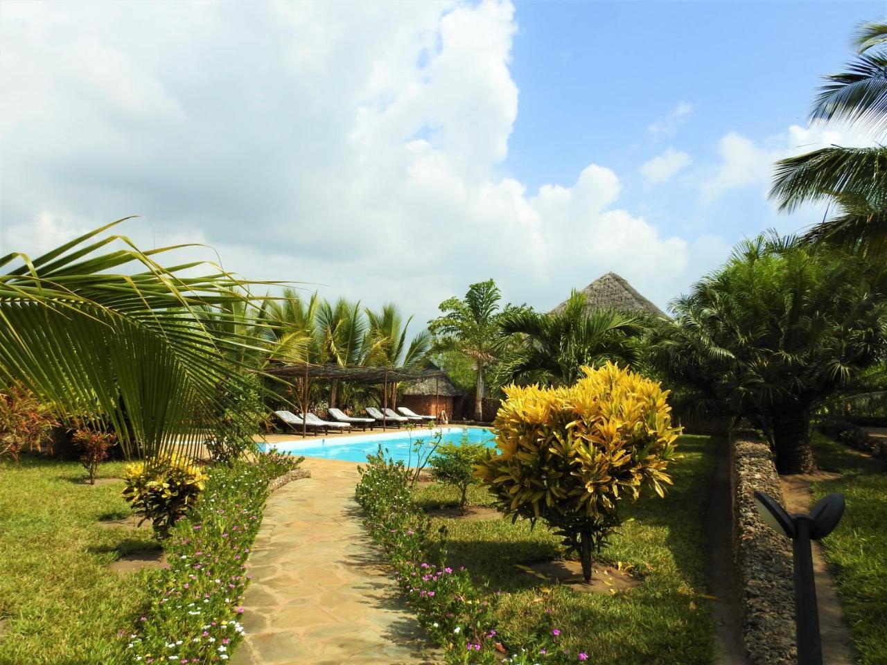 Sheba Cottages - Playa de Diani Exterior foto